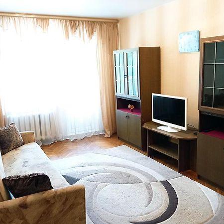 Уютная, Благоустроенная 2-Комнатная Квартира, Wifi Lägenhet Babrujsk Exteriör bild
